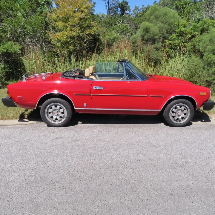 1982 Fiat 124 Sport Spider - Image 10 of 31