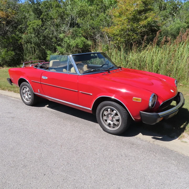 1982 Fiat 124 Sport Spider - Image 11 of 31