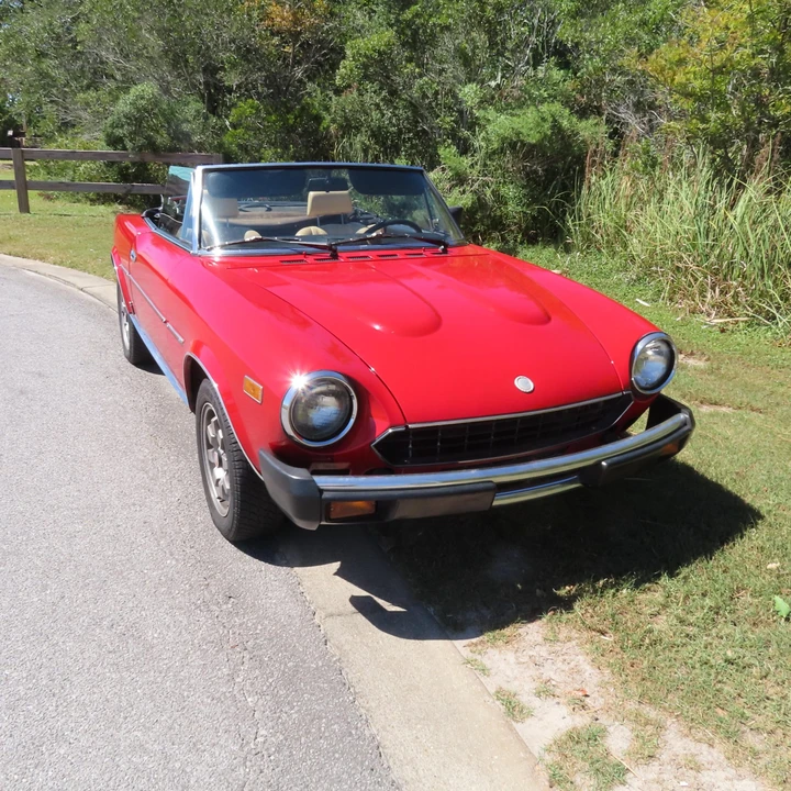 1982 Fiat 124 Sport Spider - Image 13 of 31
