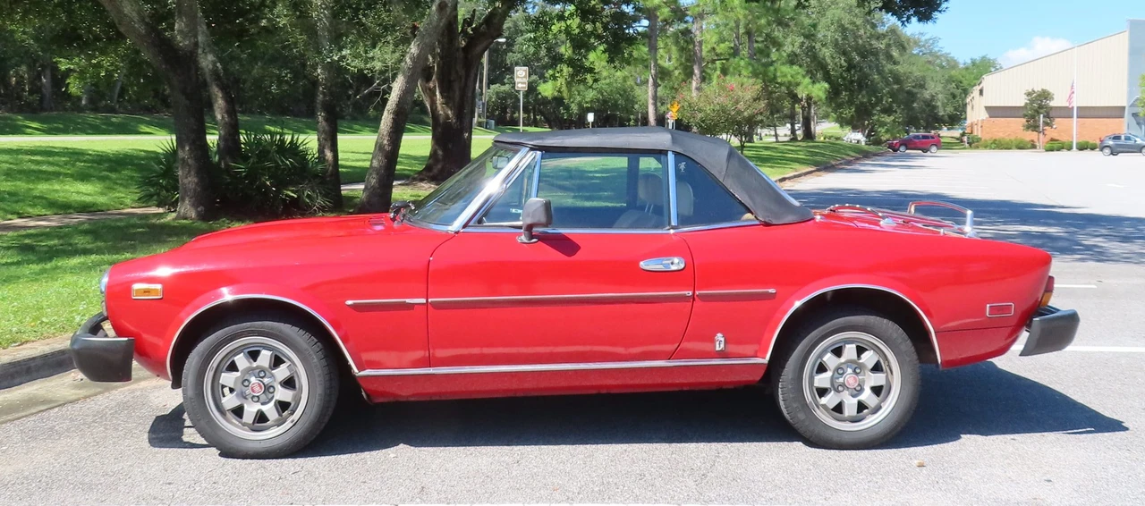 1982 Fiat 124 Sport Spider - Image 18 of 31