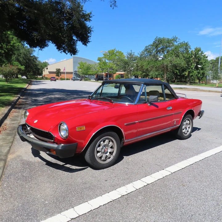 1982 Fiat 124 Sport Spider - Image 17 of 31