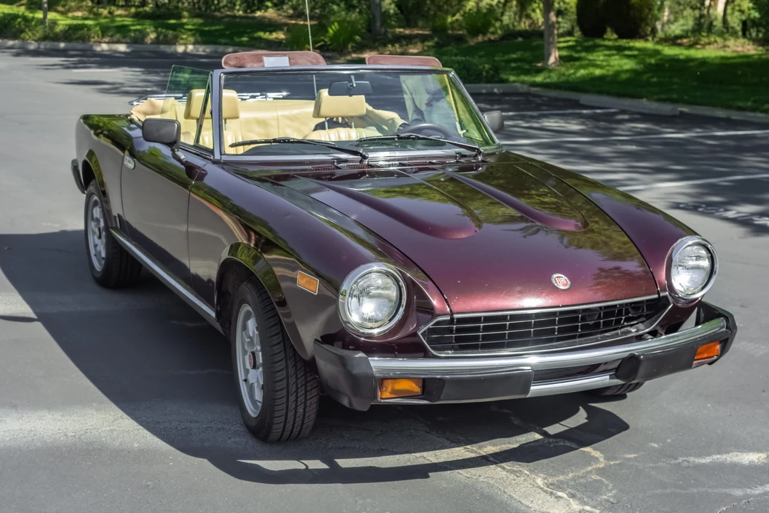 1982 Fiat 124 Sport Spider - Image 10 of 31