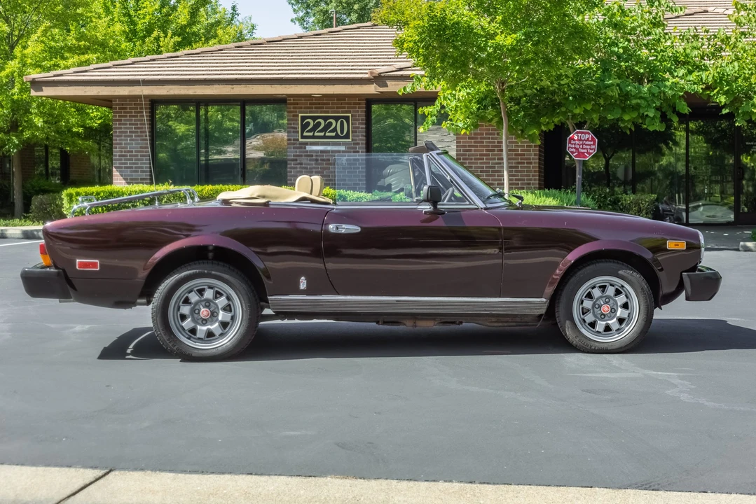 1982 Fiat 124 Sport Spider - Image 8 of 31