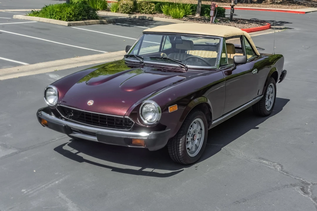 1982 Fiat 124 Sport Spider - Image 12 of 31