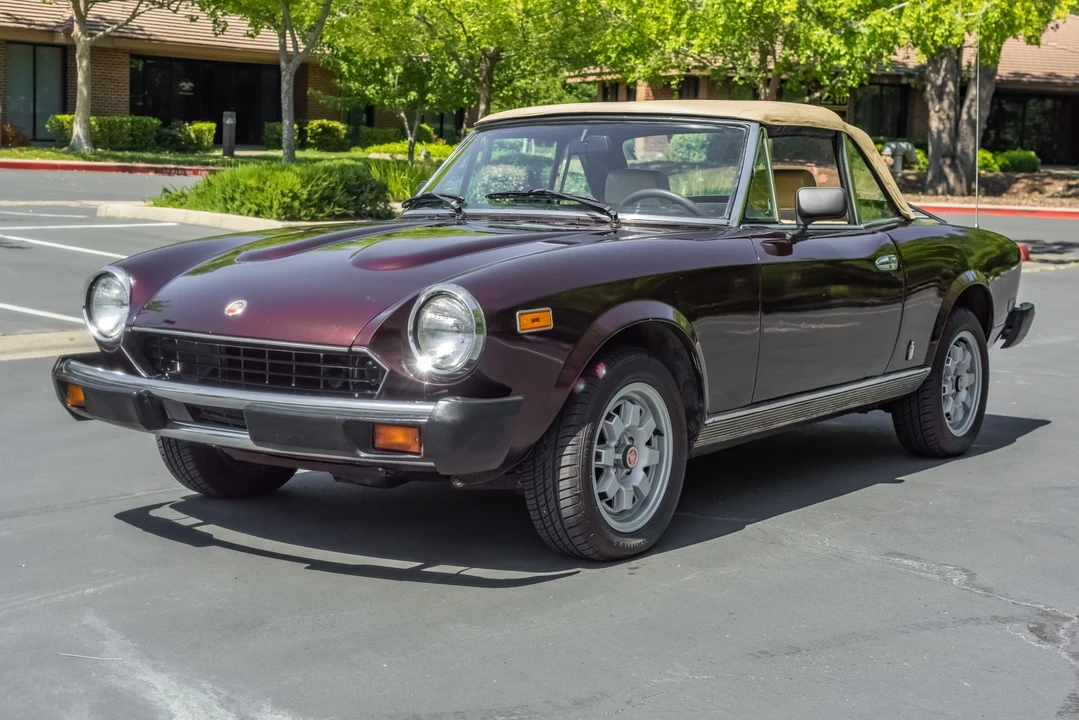 1982 Fiat 124 Sport Spider - Image 13 of 31