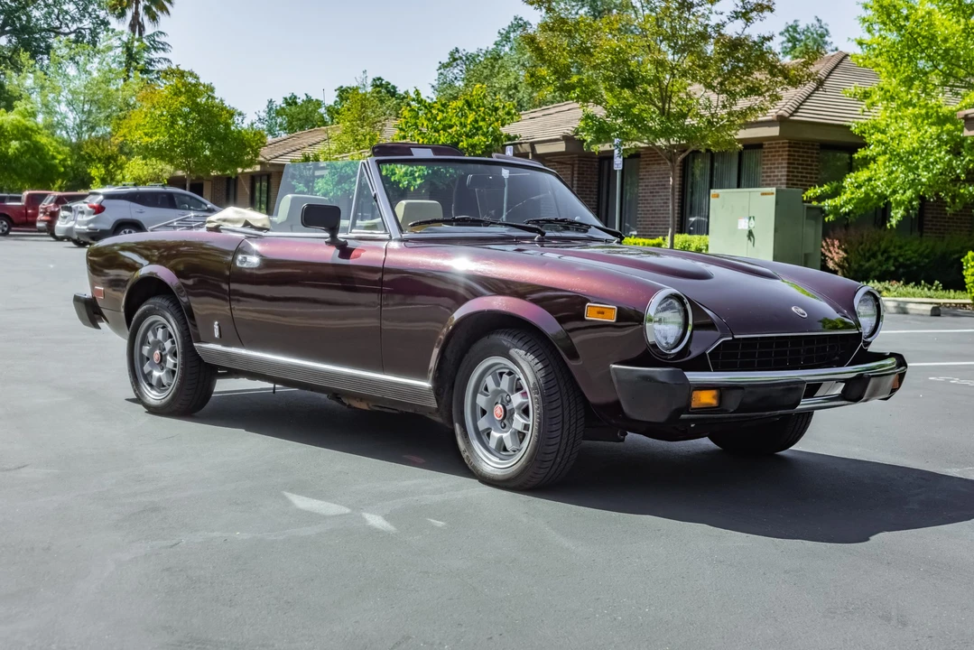 1982 Fiat 124 Sport Spider - Image 9 of 31