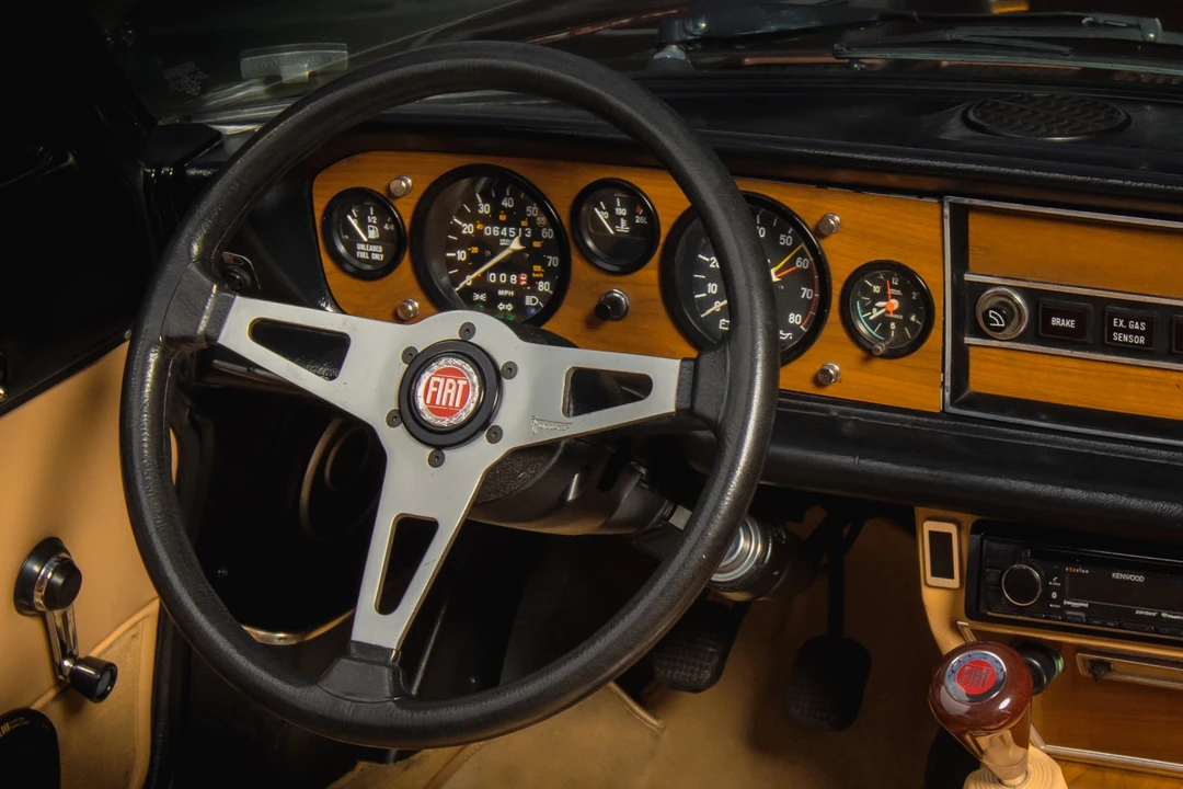 1982 Fiat 124 Sport Spider - Image 20 of 31