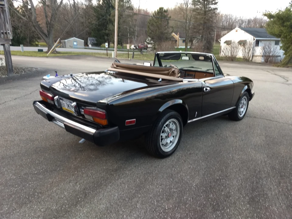 1982 Fiat 124 Sport Spider - Image 17 of 31