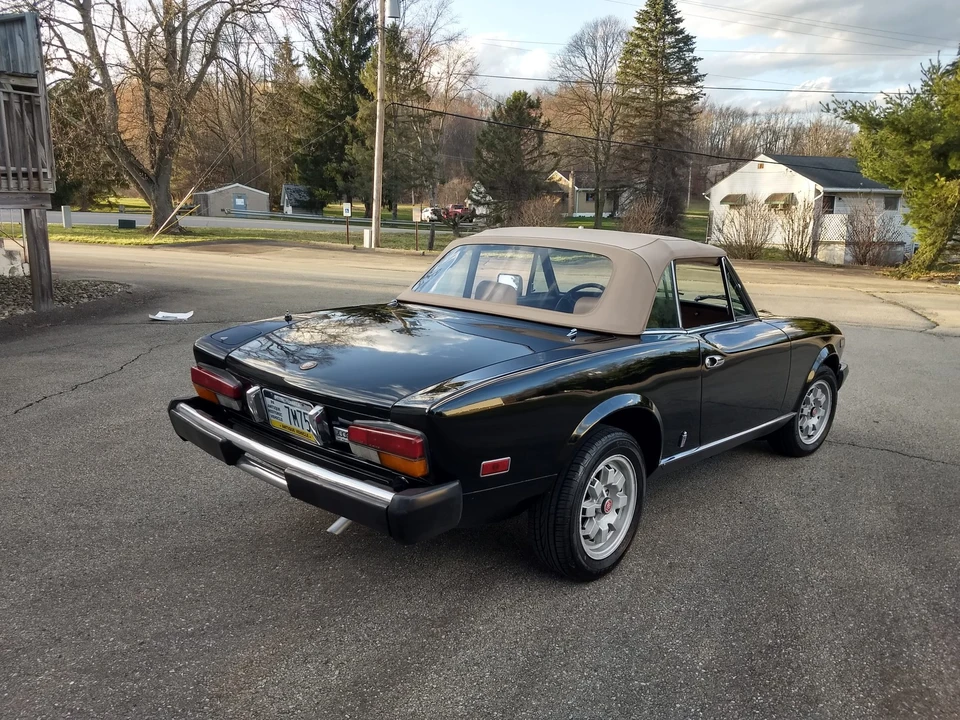 1982 Fiat 124 Sport Spider - Image 18 of 31