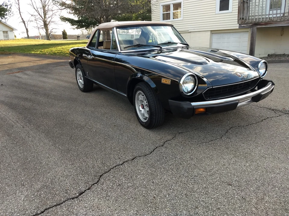 1982 Fiat 124 Sport Spider - Image 13 of 31