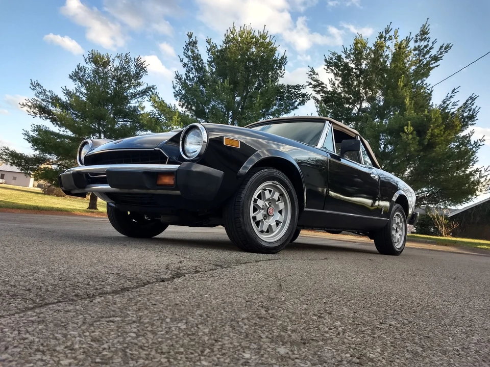1982 Fiat 124 Sport Spider - Image 2 of 31