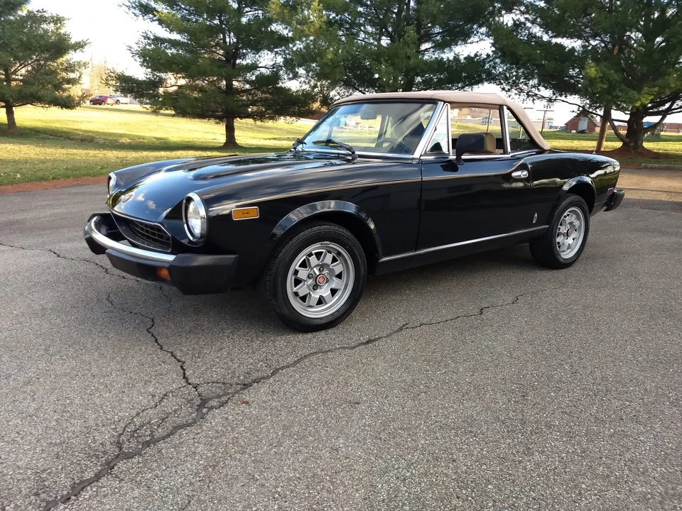 1982 Fiat 124 Sport Spider - Image 3 of 31