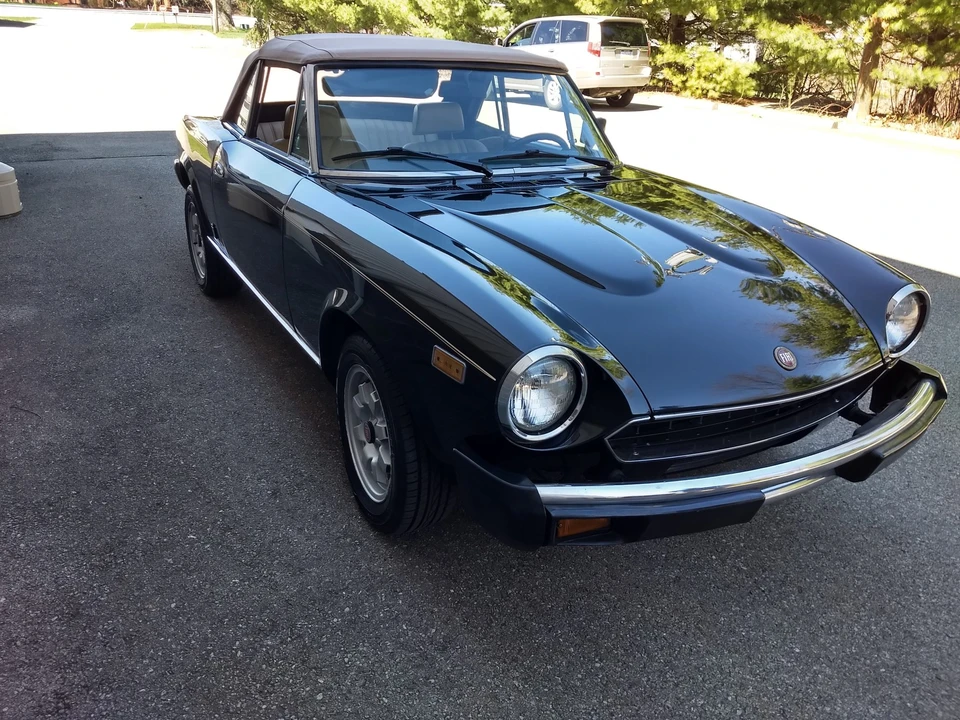 1982 Fiat 124 Sport Spider - Image 14 of 31