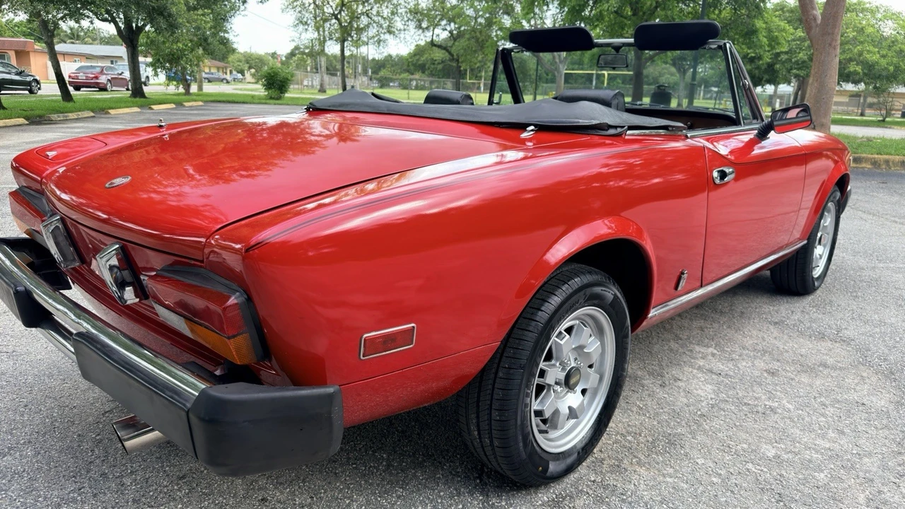 1982 Fiat 124 Sport Spider - Image 5 of 24