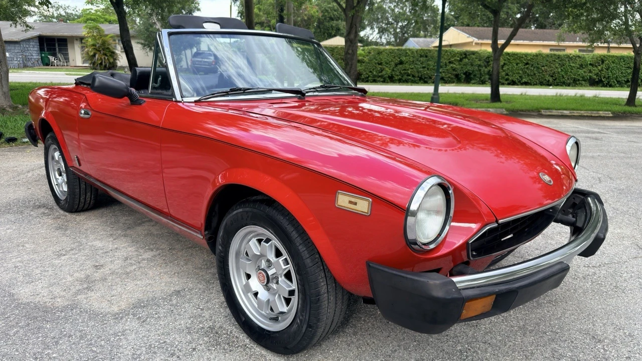 1982 Fiat 124 Sport Spider - Image 7 of 24