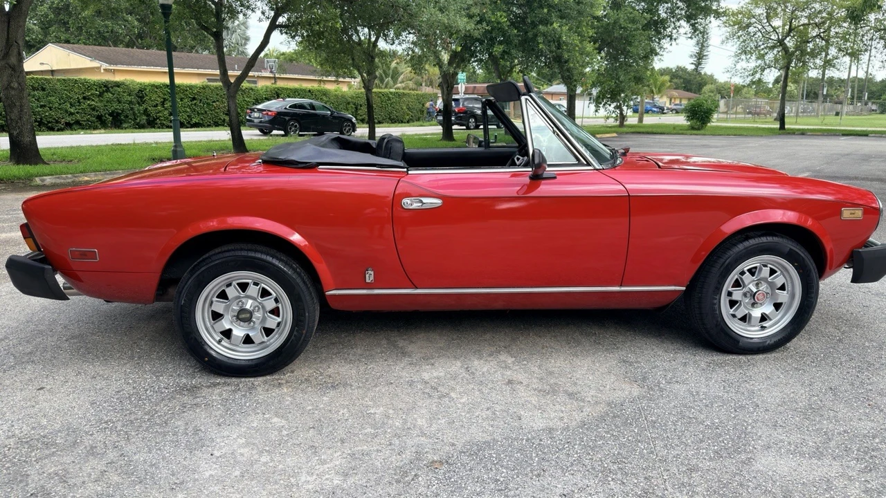 1982 Fiat 124 Sport Spider - Image 6 of 24