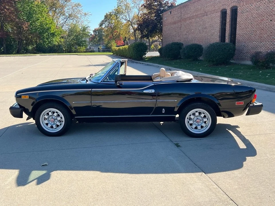 1982 Fiat 124 Sport Spider - Image 5 of 21