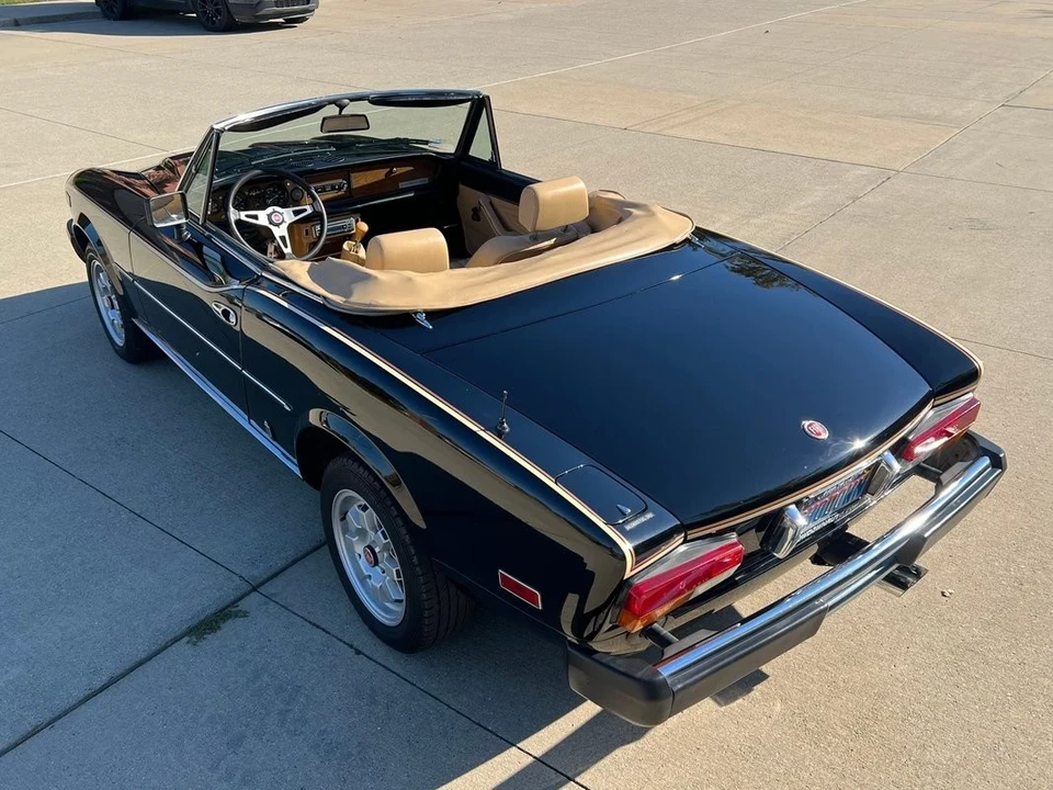 1982 Fiat 124 Sport Spider - Image 6 of 21