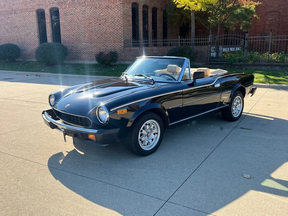 1982 Fiat 124 Sport Spider - Image 2 of 21