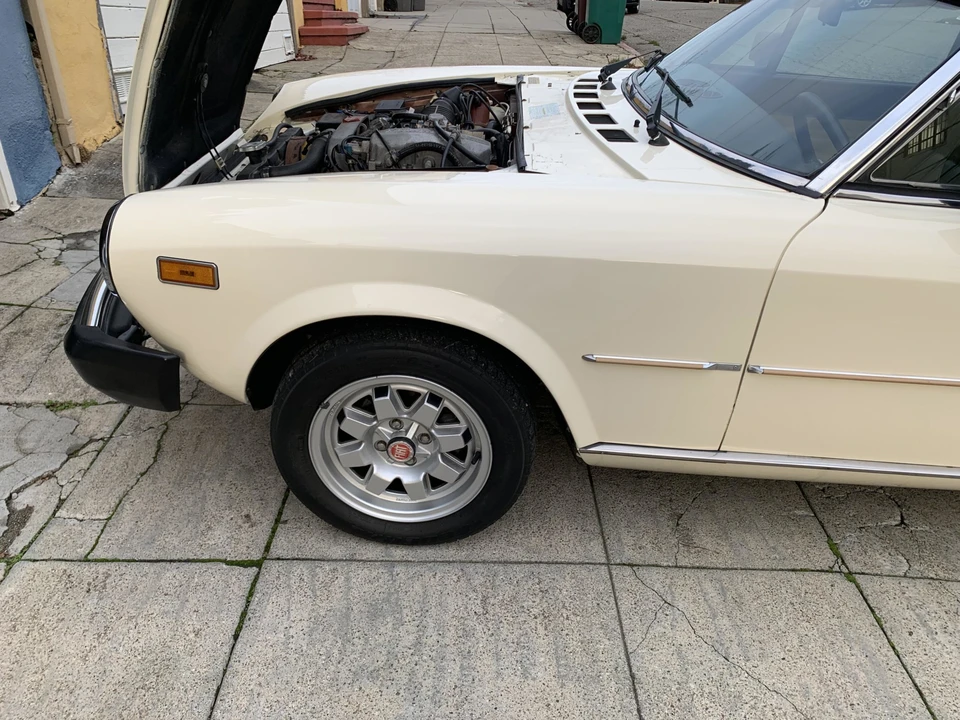 1982 Fiat 124 Sport Spider - Image 9 of 31