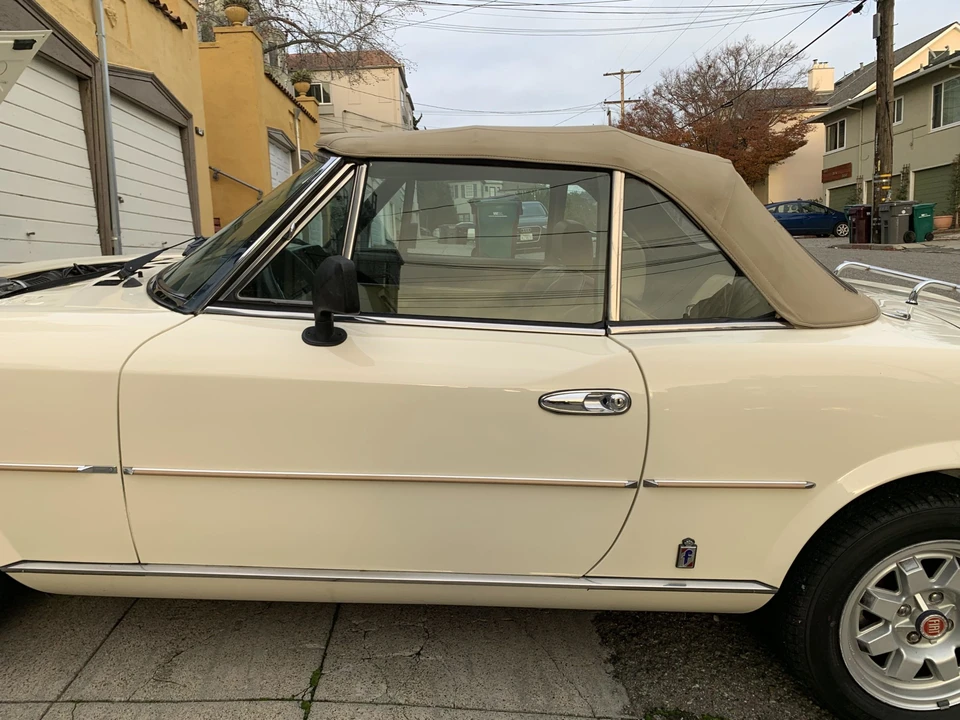 1982 Fiat 124 Sport Spider - Image 13 of 31
