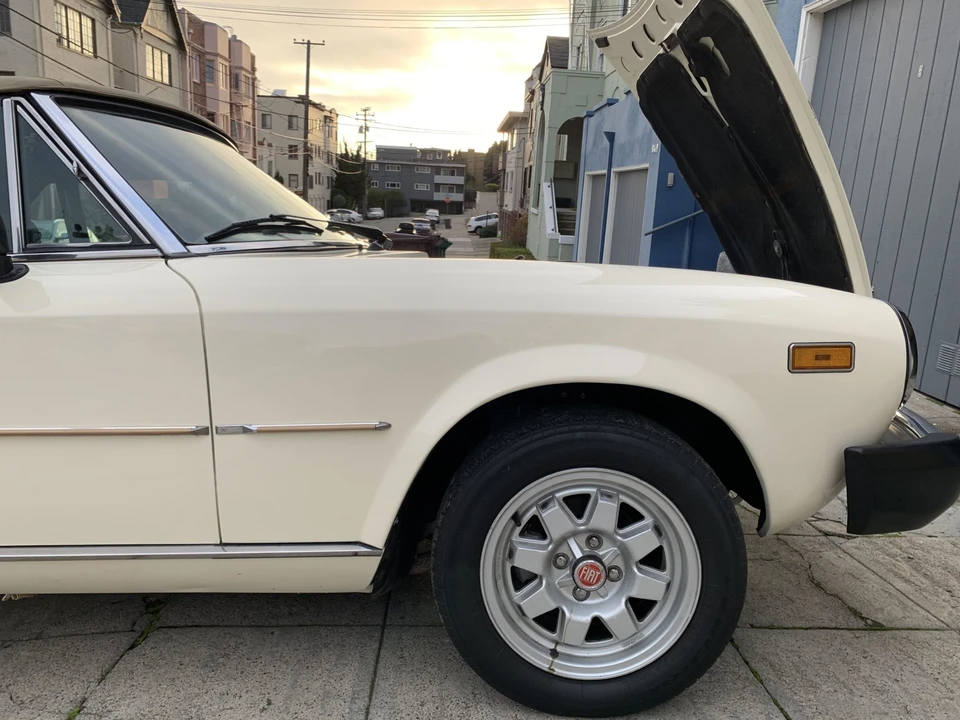 1982 Fiat 124 Sport Spider - Image 24 of 31