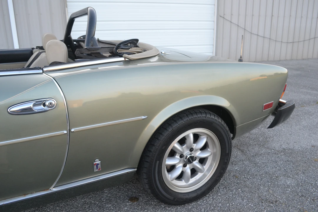 1982 Fiat 124 Sport Spider - Image 21 of 31