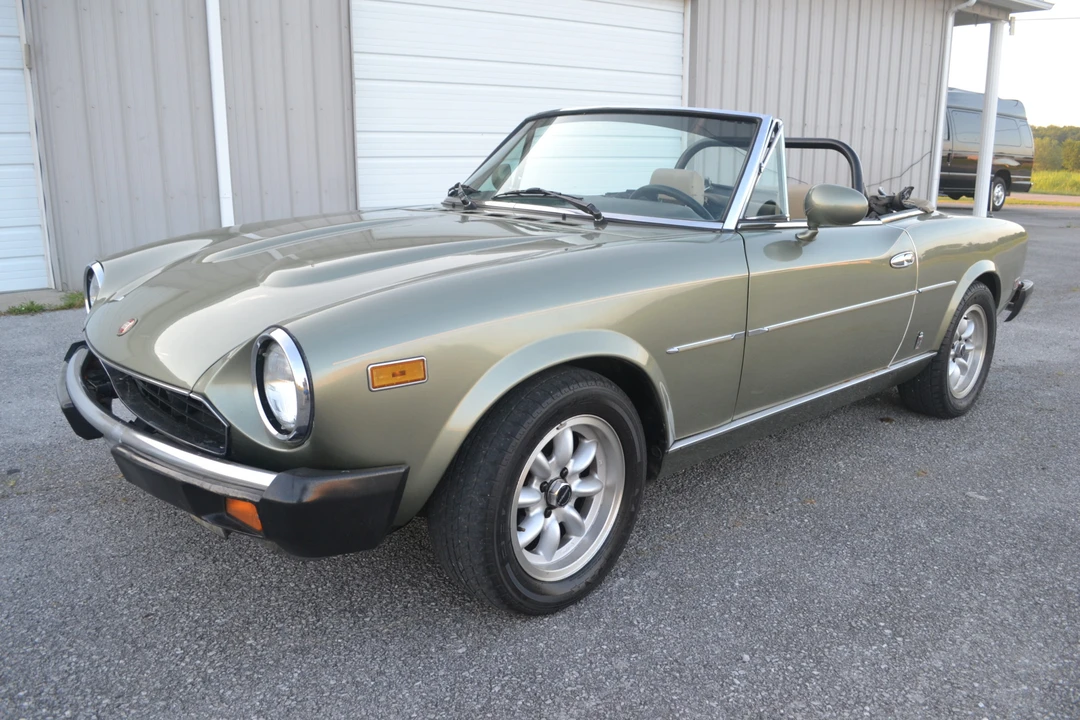 1982 Fiat 124 Sport Spider - Image 2 of 31