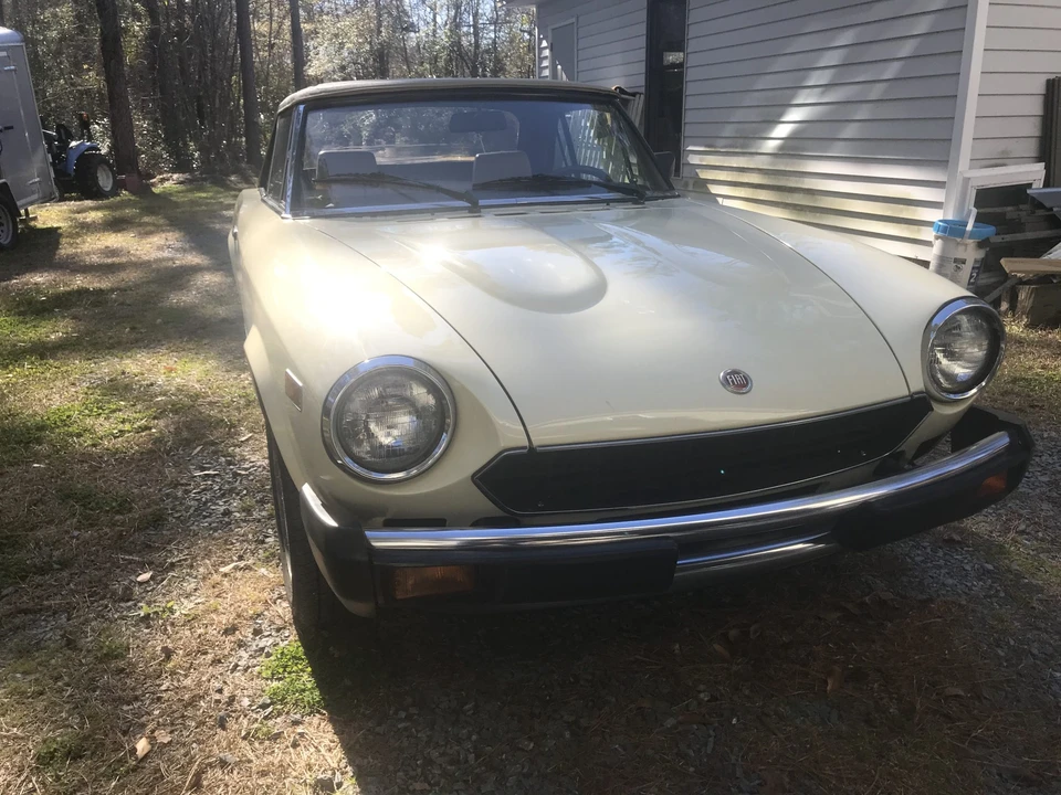 1982 Fiat 124 Sport Spider - Image 21 of 31