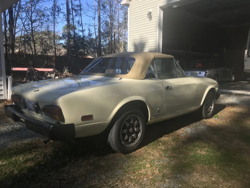 1982 Fiat 124 Sport Spider - Image 18 of 31