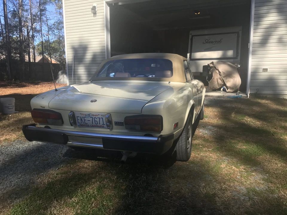 1982 Fiat 124 Sport Spider - Image 17 of 31