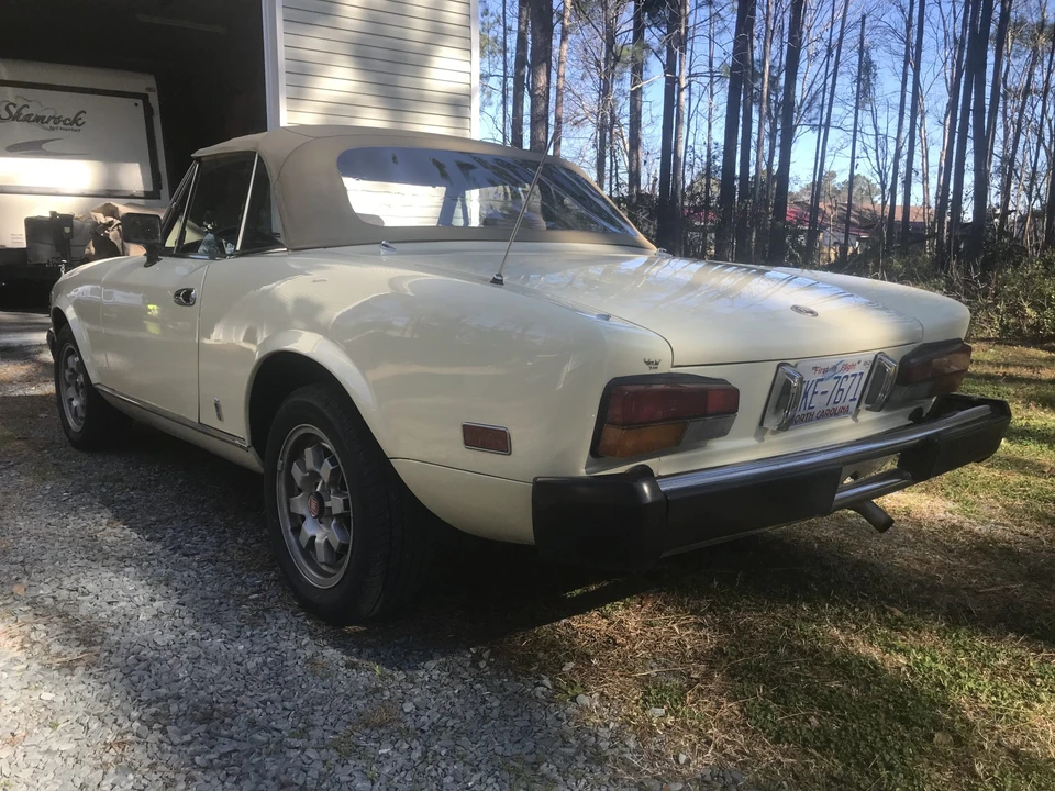 1982 Fiat 124 Sport Spider - Image 15 of 31