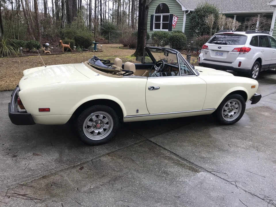 1982 Fiat 124 Sport Spider - Image 8 of 31