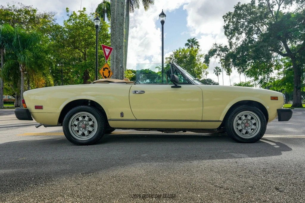 1982 Fiat 124 Sport Spider - Image 9 of 12
