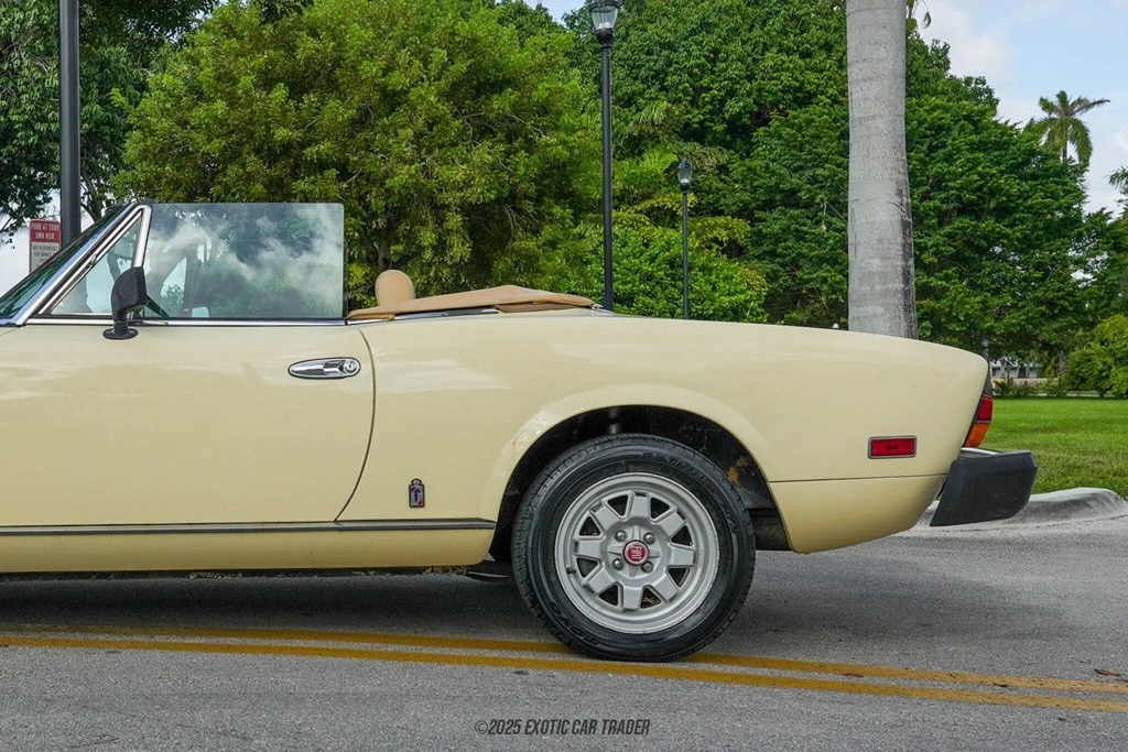 1982 Fiat 124 Sport Spider - Image 5 of 12