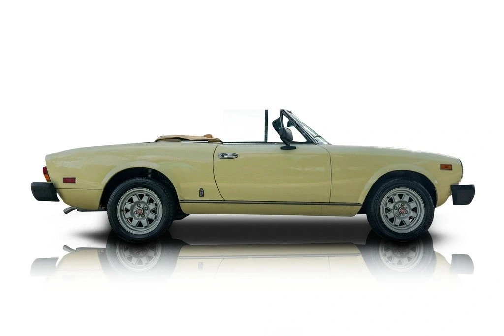 1982 Fiat 124 Sport Spider - Image 2 of 12
