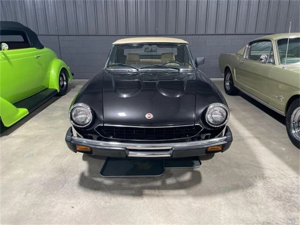 1982 Fiat 124 Sport Spider - Image 2 of 16