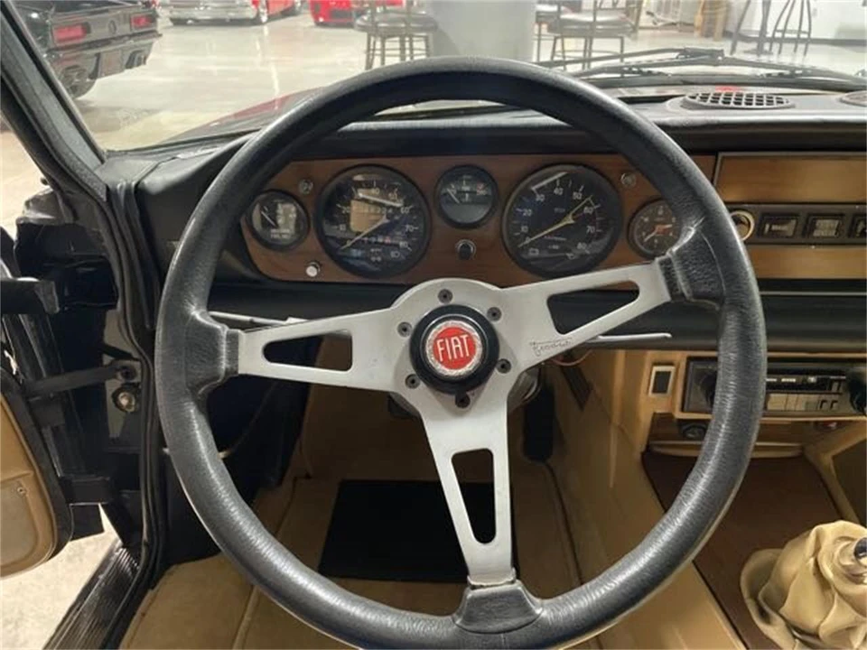 1982 Fiat 124 Sport Spider - Image 9 of 16