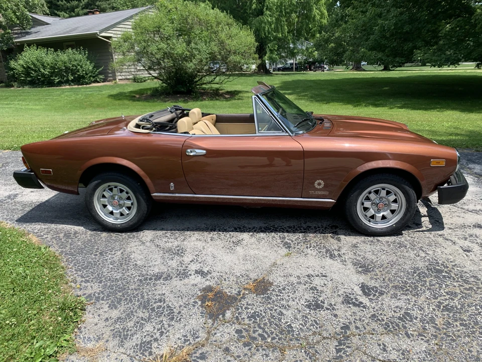 1982 Fiat 124 Sport Spider - Image 6 of 31