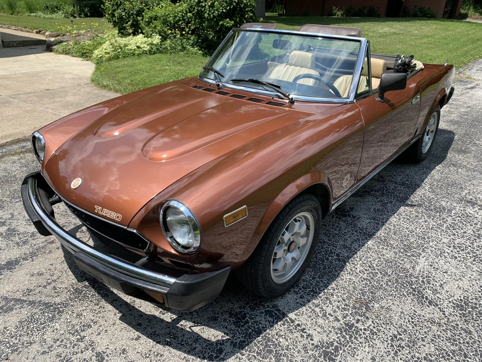1982 Fiat 124 Sport Spider - Image 2 of 31