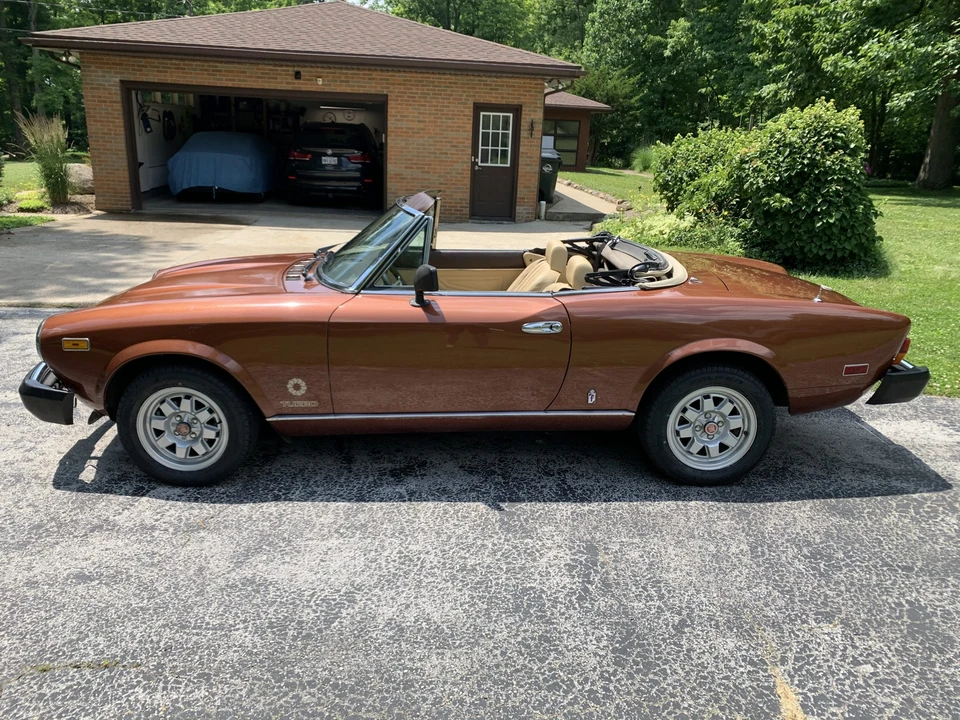 1982 Fiat 124 Sport Spider - Image 12 of 31