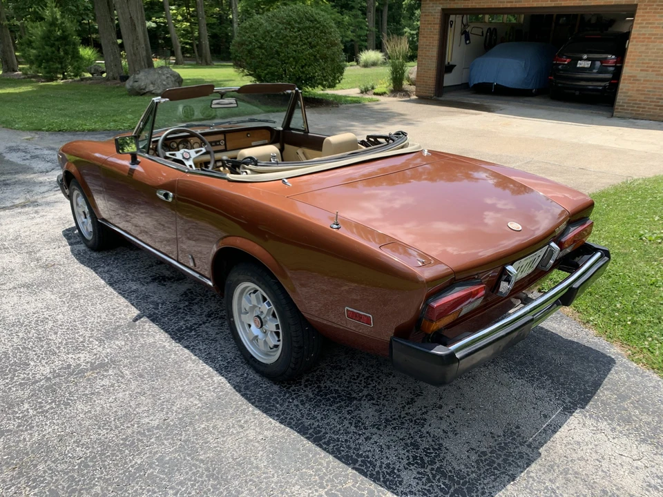 1982 Fiat 124 Sport Spider - Image 10 of 31