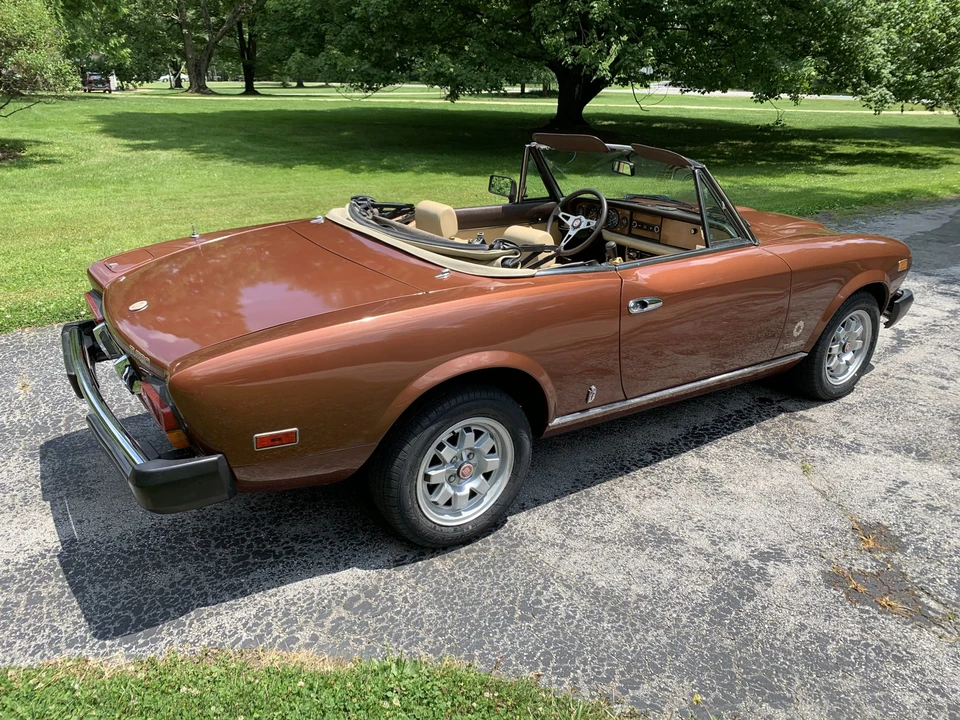 1982 Fiat 124 Sport Spider - Image 7 of 31