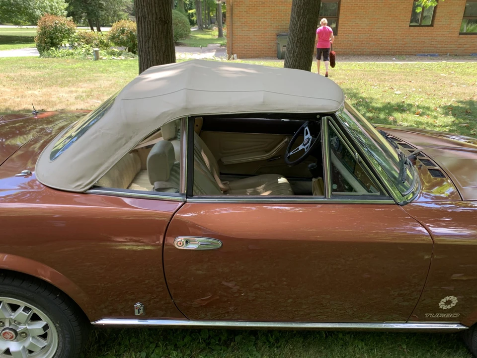 1982 Fiat 124 Sport Spider - Image 17 of 31