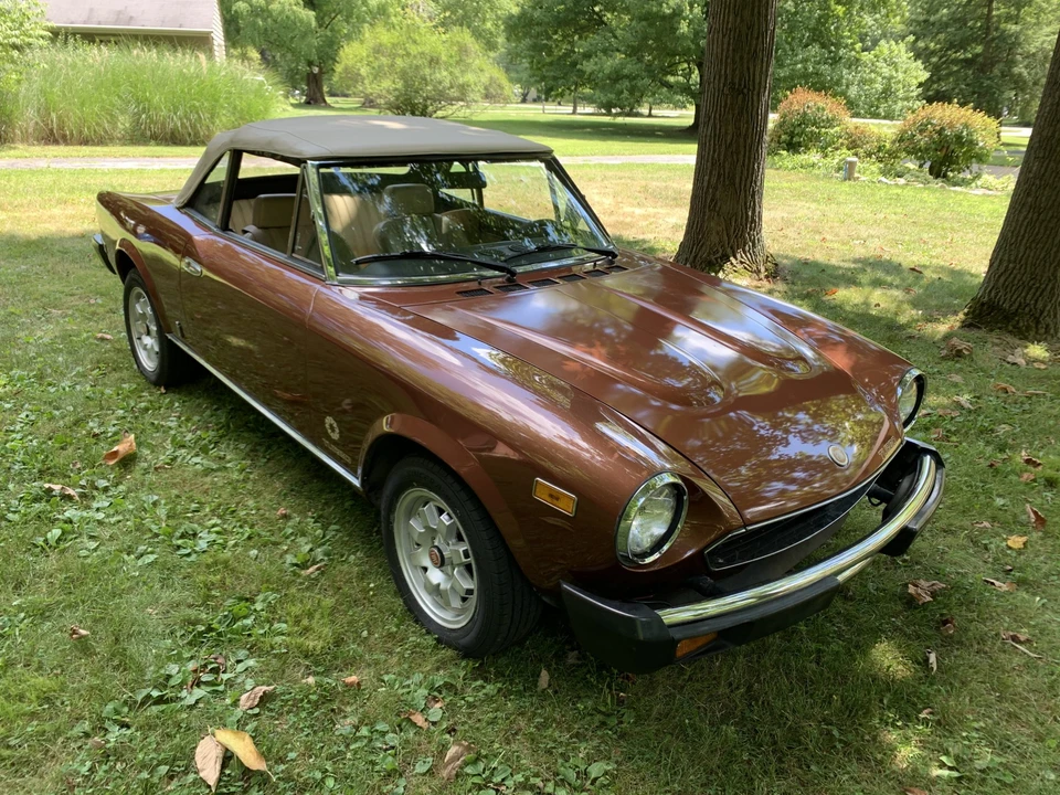 1982 Fiat 124 Sport Spider - Image 15 of 31