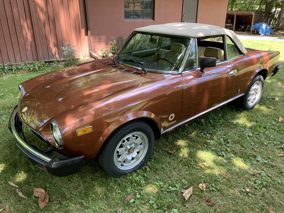 1982 Fiat 124 Sport Spider - Image 14 of 31