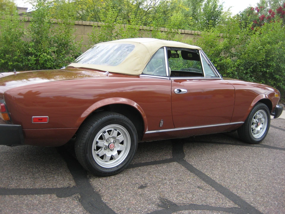 1982 Fiat 124 Sport Spider - Image 2 of 31