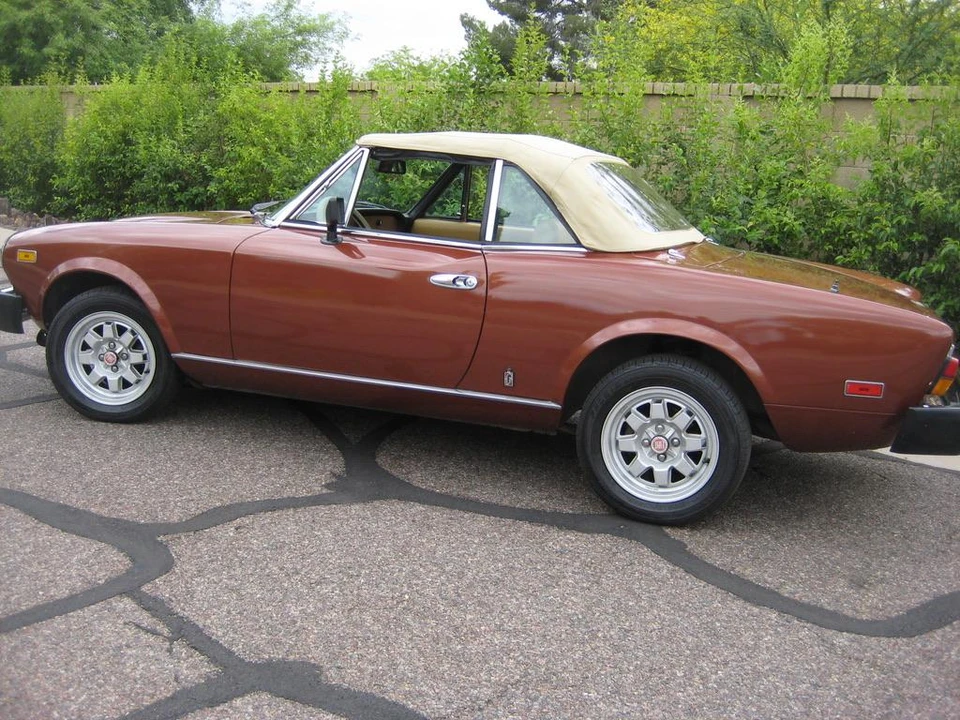 1982 Fiat 124 Sport Spider - Image 8 of 31