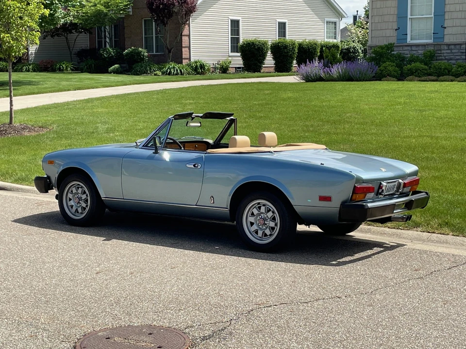 1982 Fiat 124 Sport Spider - Image 9 of 31