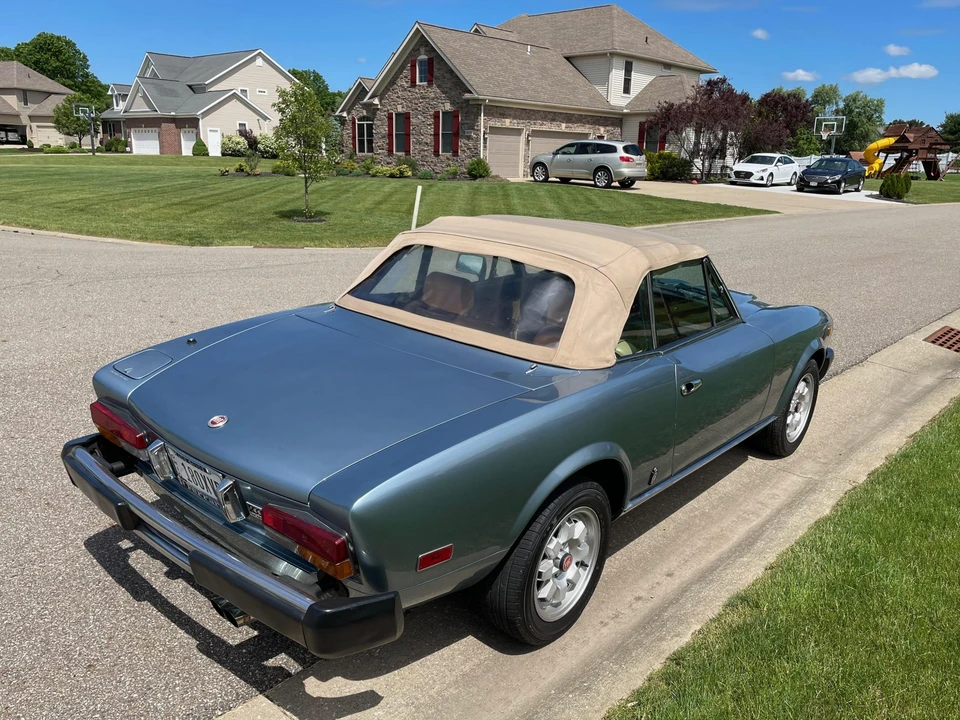 1982 Fiat 124 Sport Spider - Image 15 of 31